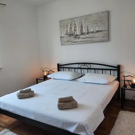 Apartment Apartman Aurelia *
